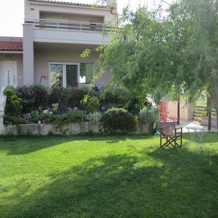 Guesthouse With Garden Komotiní Ngoại thất bức ảnh