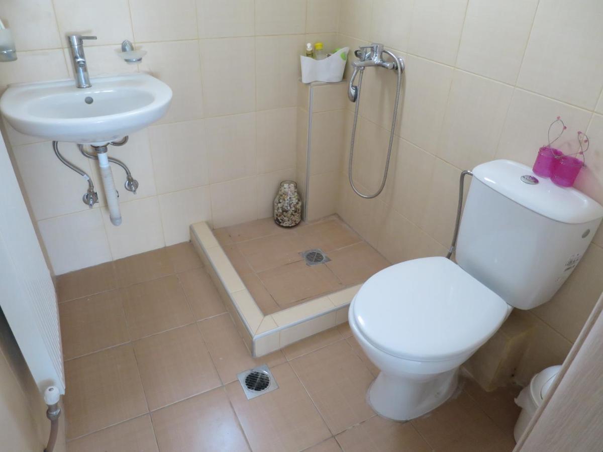Guesthouse With Garden Komotiní Ngoại thất bức ảnh